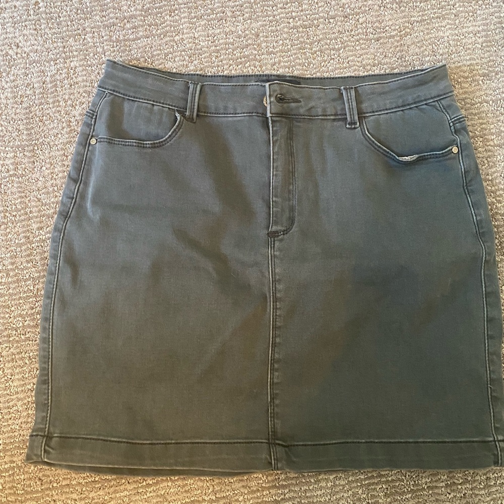 Olive green skirt barely worn